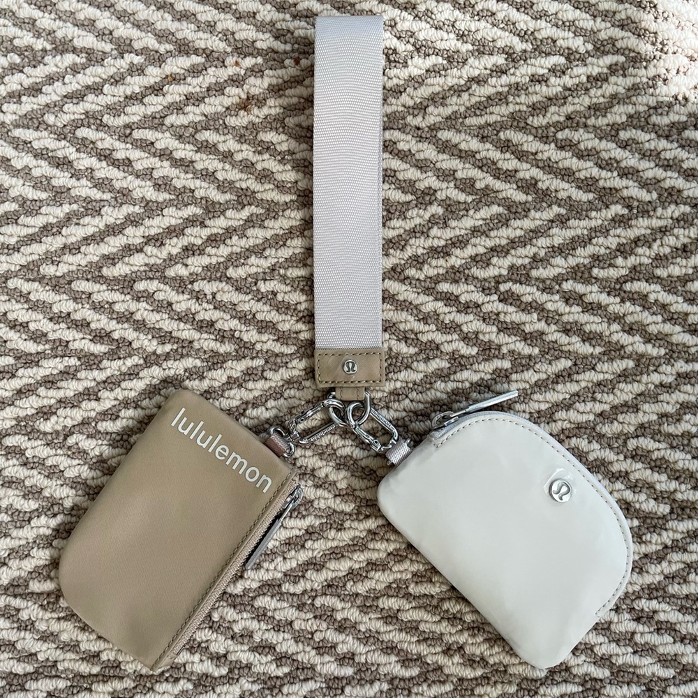 🤎🤍Lululemon Dual Pouch Wristlet TRENCH OPAL WHITE nwot